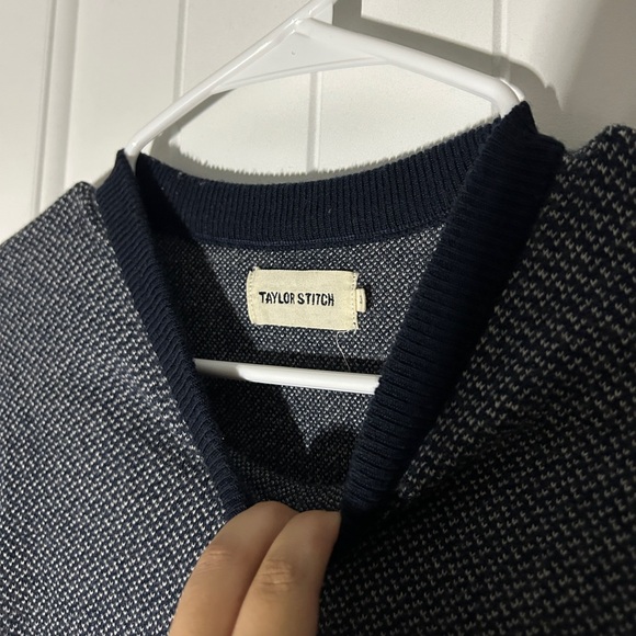 Navy Taylor Stitch sweatshirt - Picture 3 of 3